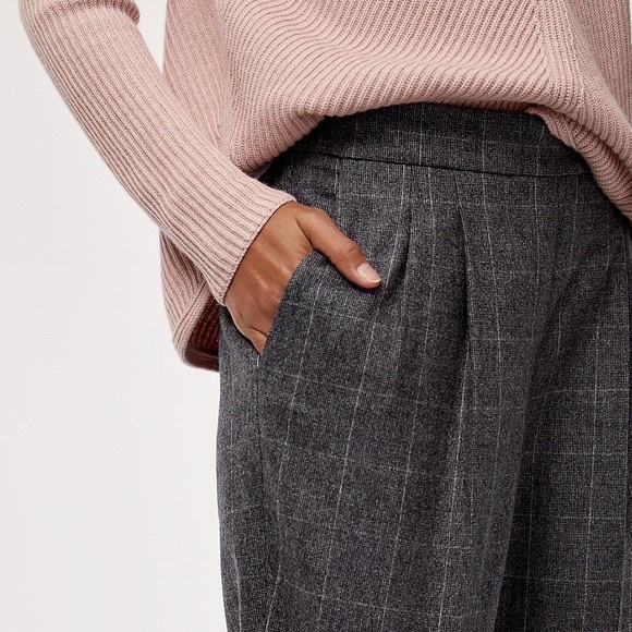 Babaton Aritzia Pleated Pants (Grey, Size 2) - Picture 6 of 6